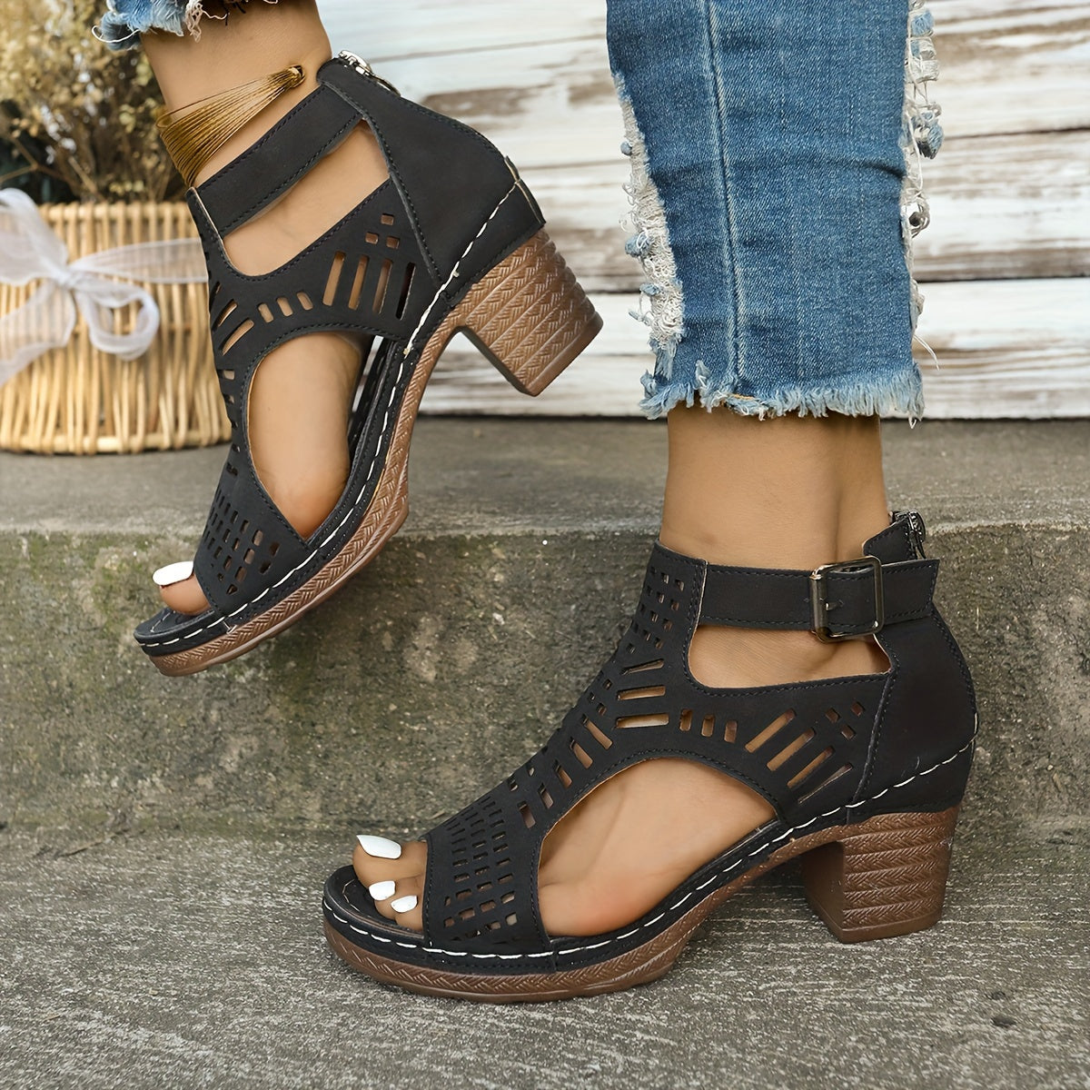 Sandales Découpées à Talons | Moderne et Aérées