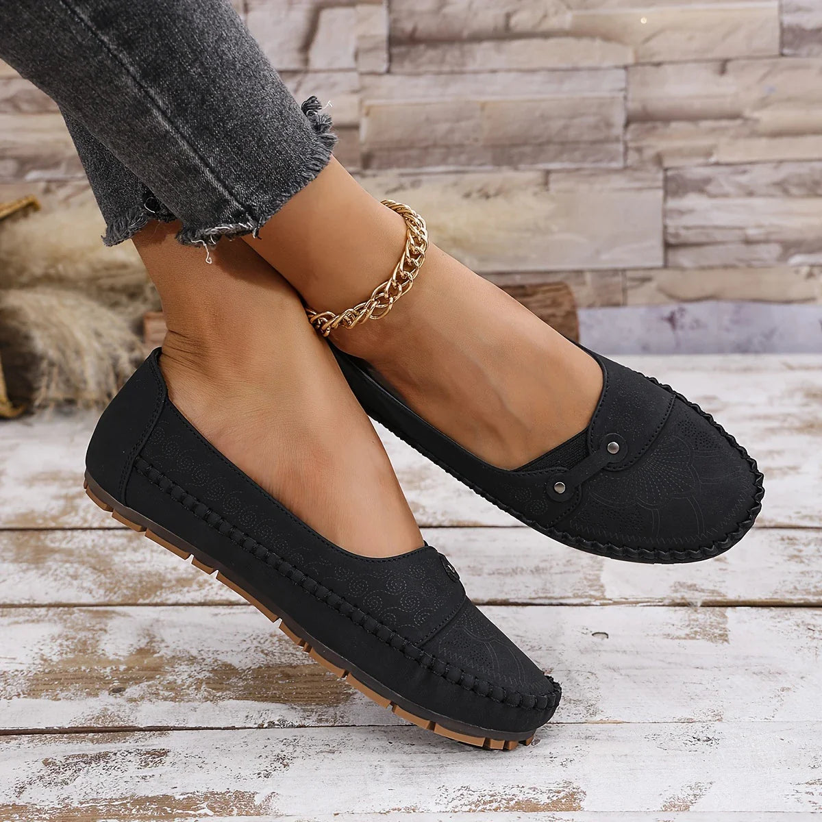 Mocassins Brodés à Bout Rond | Élégance Décontractée et Confort Quotidien