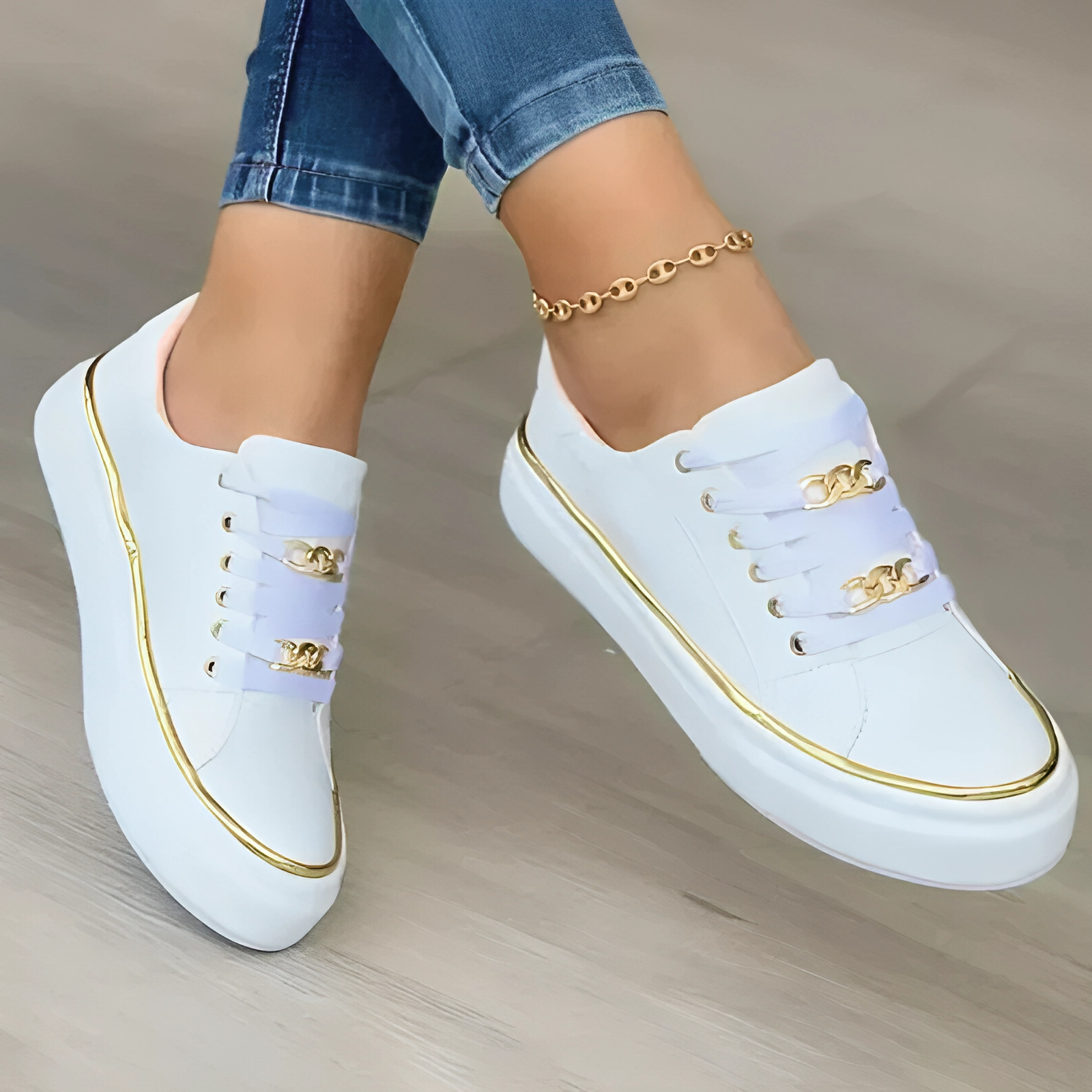 Baskets Blanches Femme | Détails Dorés & Chaînes | Élégantes & Confortables