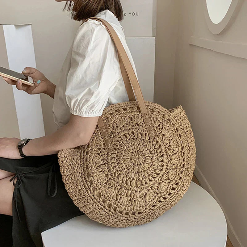 Chloé | Sac Rond en Paille Tressée | Élégance Bohème | Bandoulières Simili-Cuir