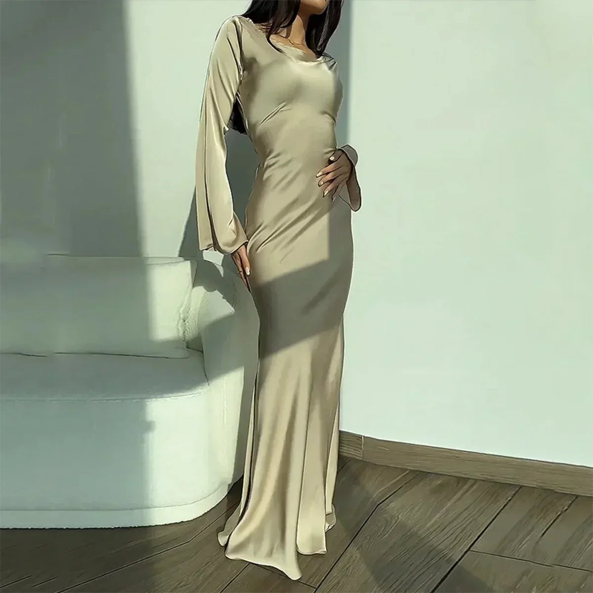 Robe Longue Satinée Manches Longues | Élégance Pure et Silhouette Sublimée