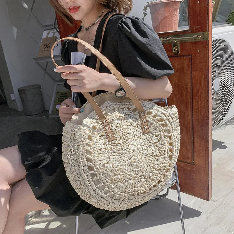 Chloé | Sac Rond en Paille Tressée | Élégance Bohème | Bandoulières Simili-Cuir