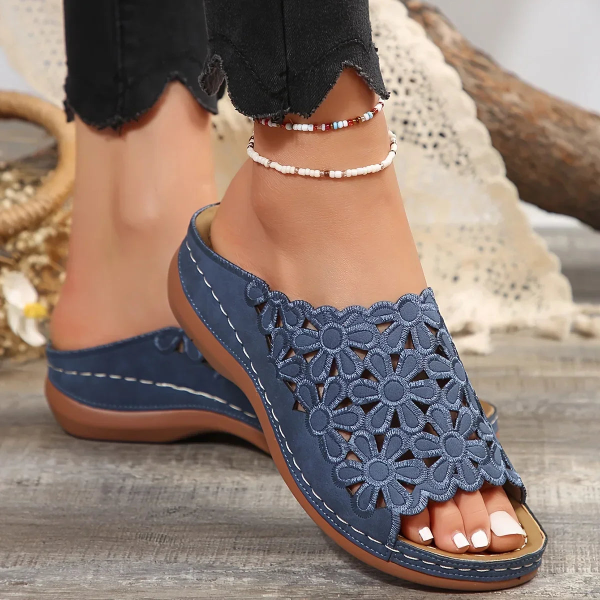 Sandales Plates Découpées Fleur | Confort Décontracté et Charme Estival
