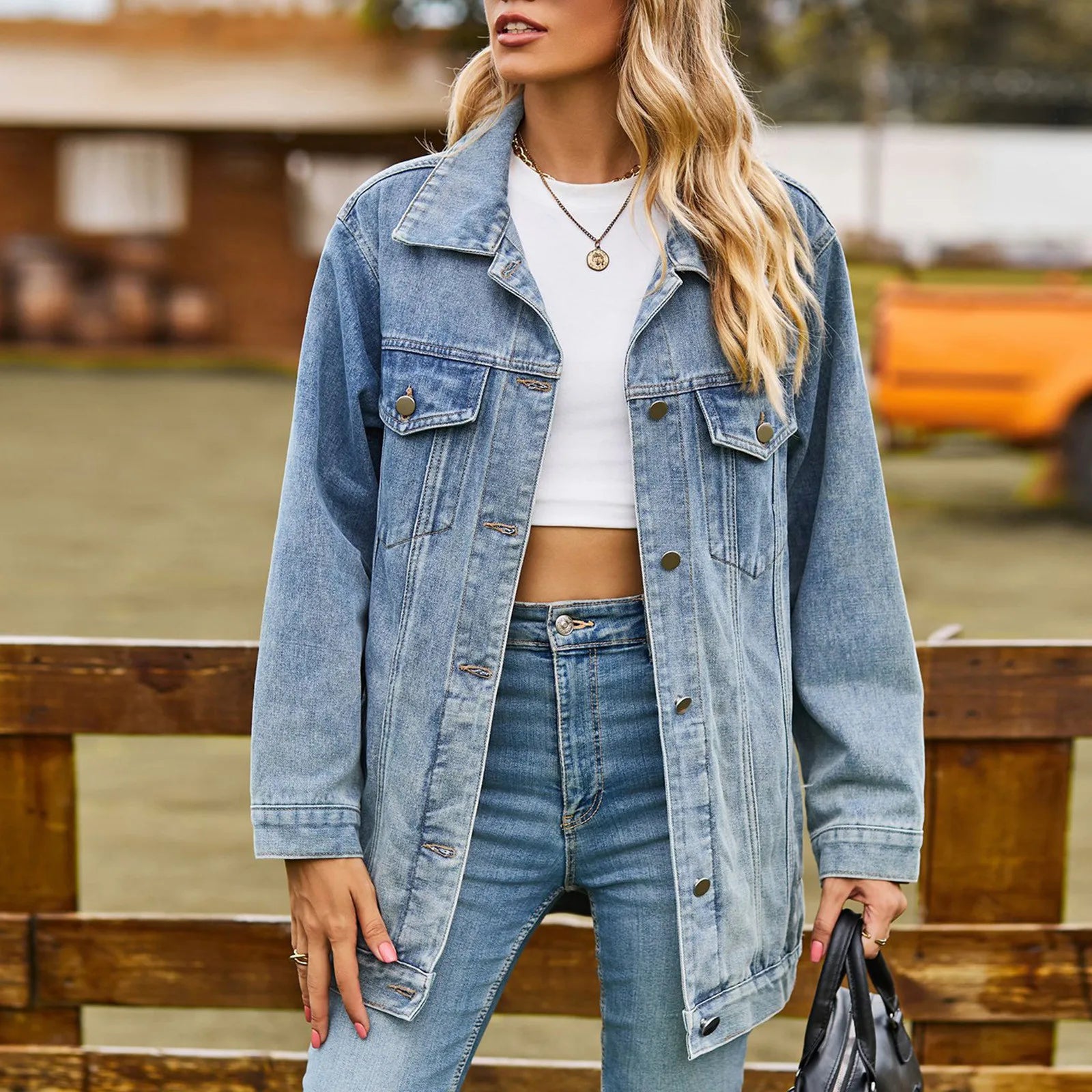 Veste en Jean Délavé | Intemporelle et Décontractée