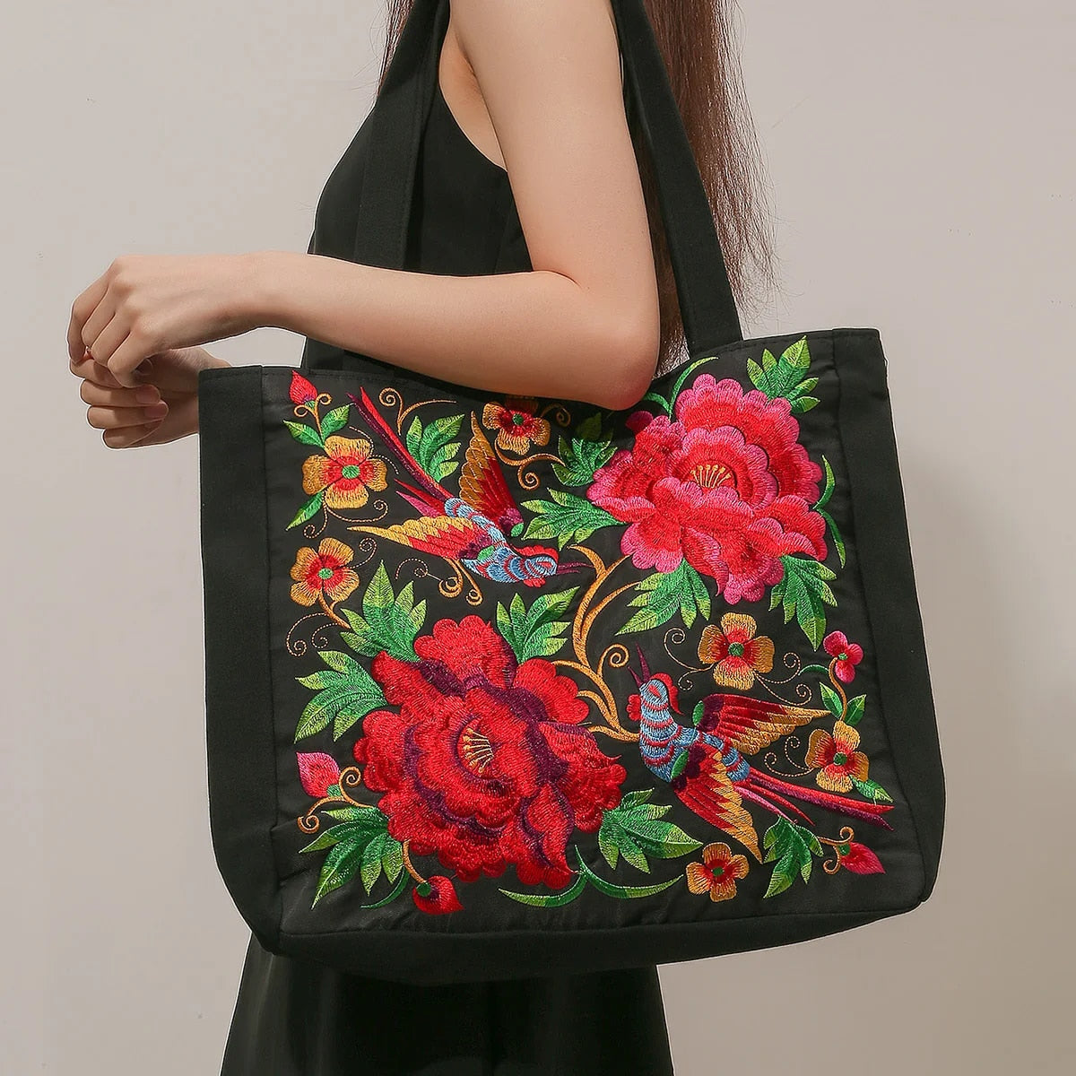 Sac Cabas Brodé | Élégance Bohème et Détails Artisans