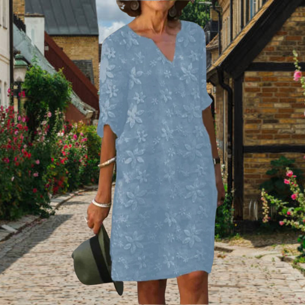 Robe Blanche Brodée à Motifs Floraux | Coton & Polyester | Légère & Élégante