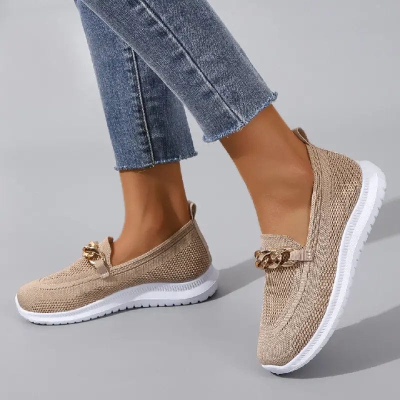 Mocassins Tricotés Blancs avec Chaîne Dorée | Élégance Décontractée et Confort Léger